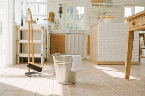 清掃され衛生的で明るいキッチン空間